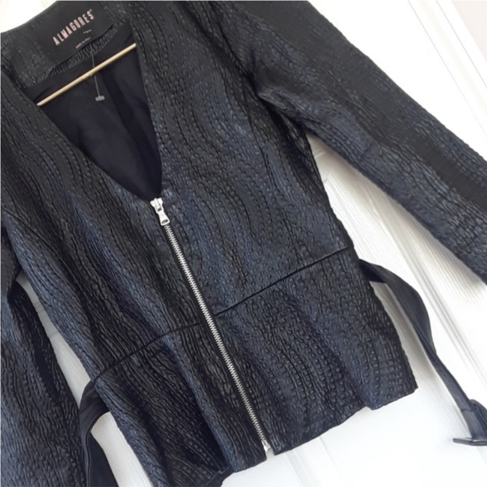 Made in Italy, faux leather zip top/jacket, gorgeous